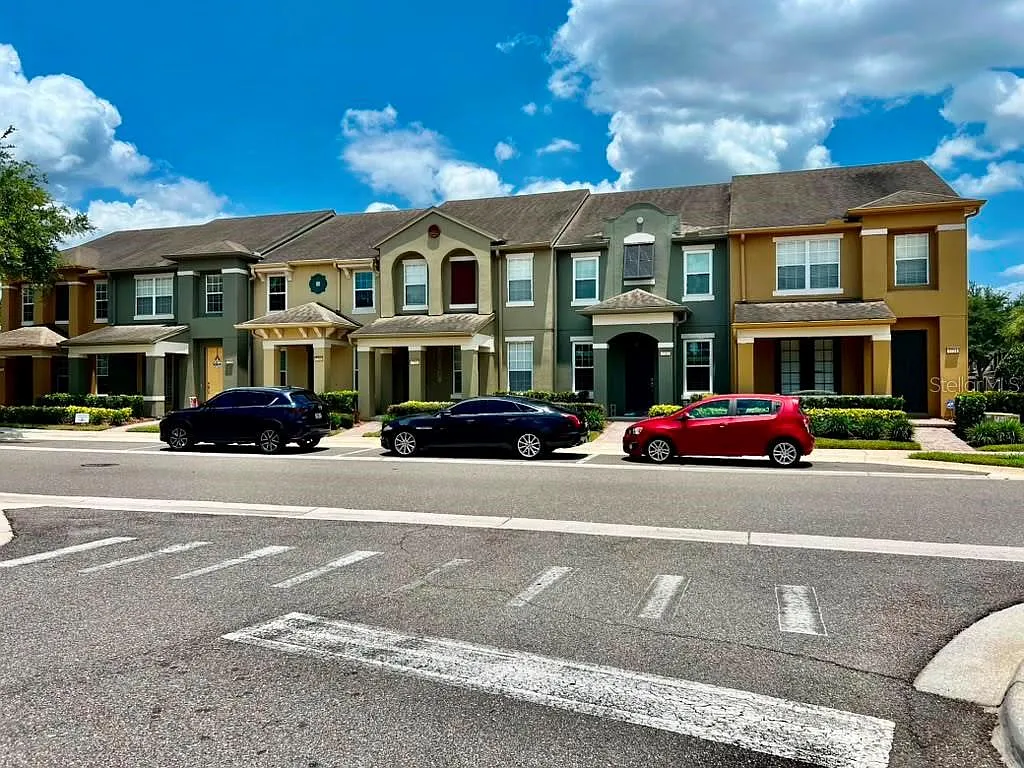 3 bed, 2.5 bath, 1724 sqft, $2,700 — Photo 3