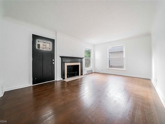 3rd image of 3114 W 160th St