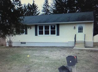 7202 Jones Rd, Syracuse, NY 13209