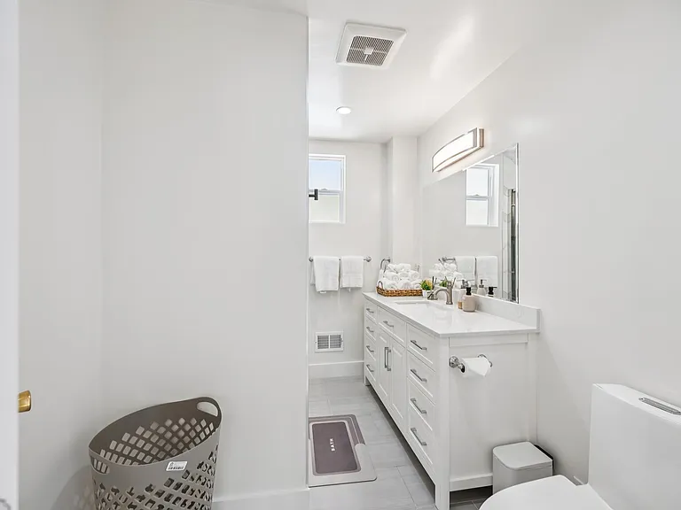 Robinson Dr — Photo 14