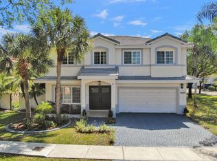 18703 NW 89th Ave, Hialeah, FL 33018