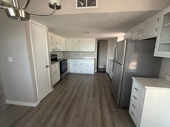 4th image of 1505 N Evergreen St #119
