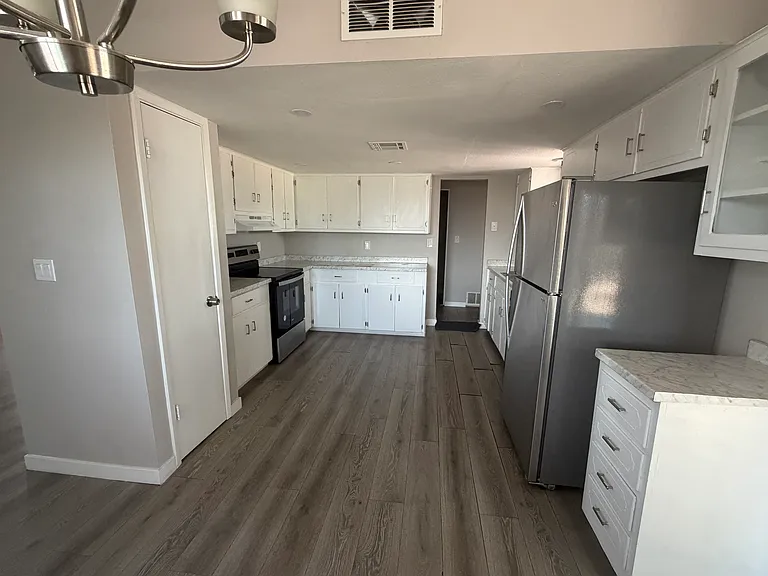 1505 N Evergreen St #119 — Photo 4