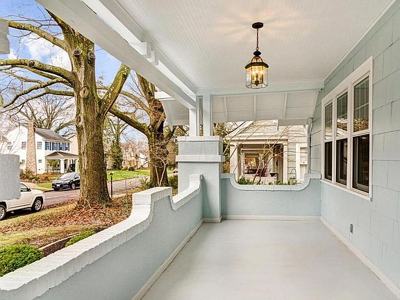 2nd image of 194 Montrose Way