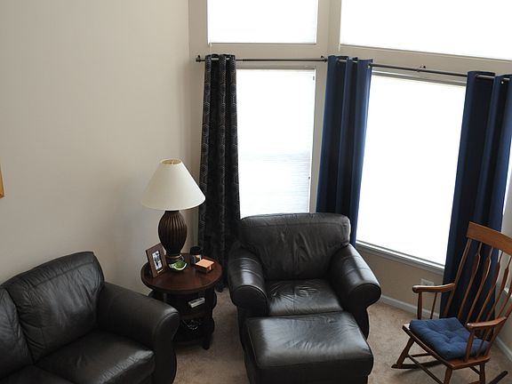 2nd image of 1204 Fox Hill Ln