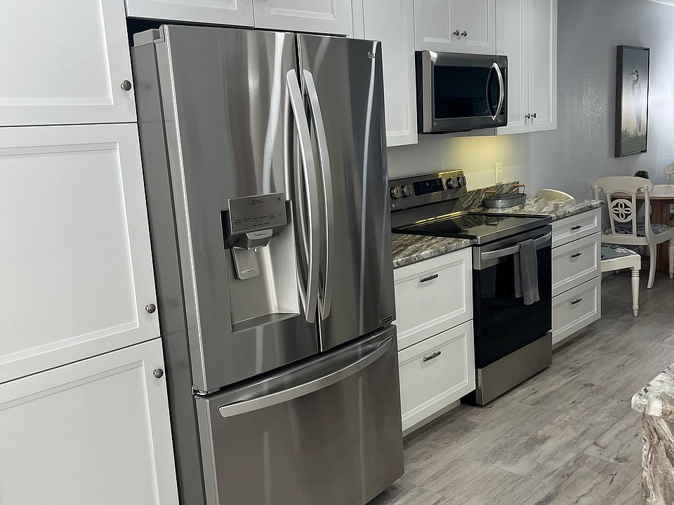 1st image of 781 Wiggins Lake Dr APT 104
