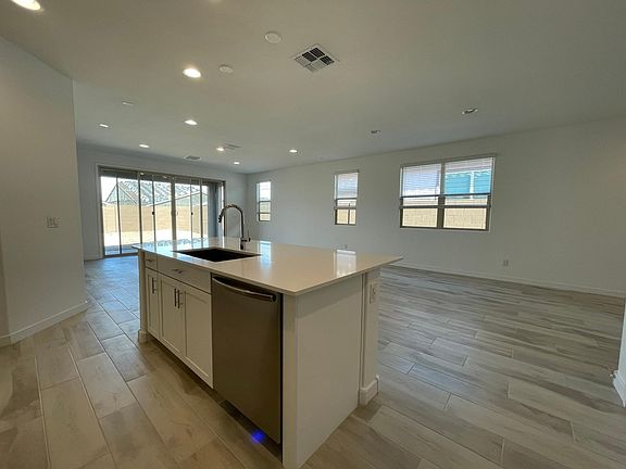 3rd image of 1634 W La Mirada Dr
