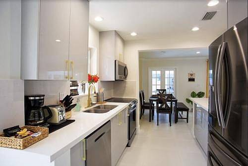 4th image of 1715 NE 38th St #1715