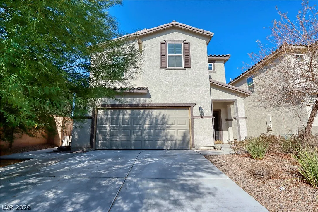 3 bed, 2.5 bath, 2036 sqft, $2,290 — Photo 1