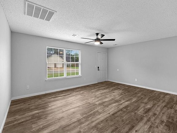 4th image of 3402 SW Victoria Pl