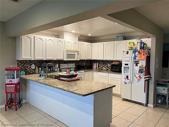 5th image of 1927 Jackson Heights Dr
