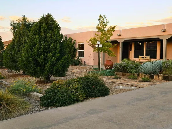 1425 Crestview Dr SW, Los Lunas, NM 87031