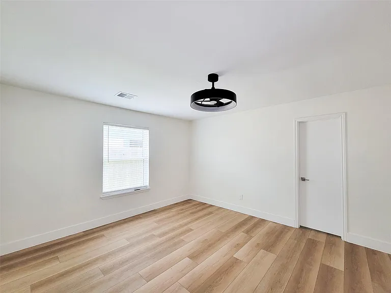 8103 Wind Forest Dr — Photo 16