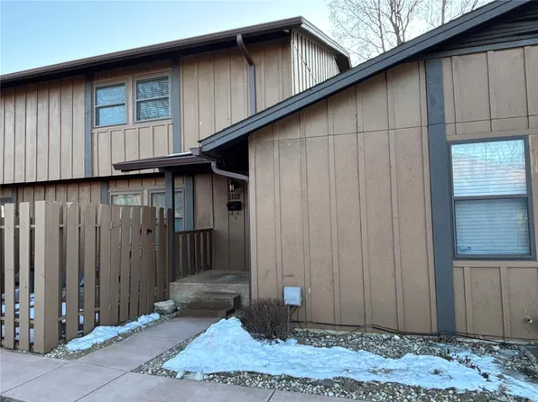 1102 Hampton Ct, Belleville, IL 62223