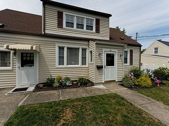 5th image of 48 Pleasant Ct