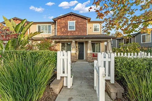 144 Atherton Loop Photo 1