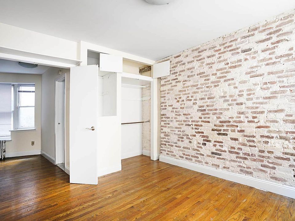 2nd image of 8 Rivington St APT 7