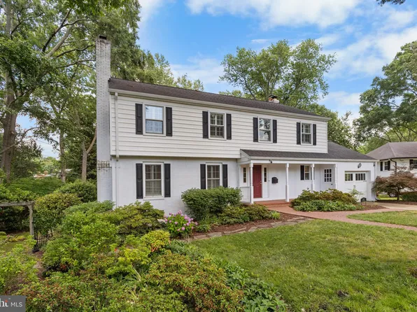 902 Danton Ln, Alexandria, VA 22308