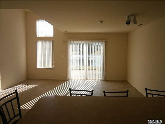5th image of 210 Gothic Cir