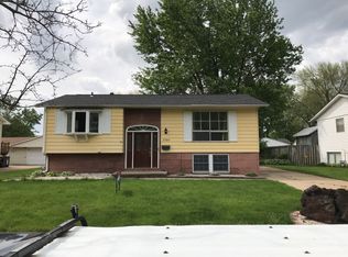 2500 Stokebridge Rd, Springfield, IL 62702