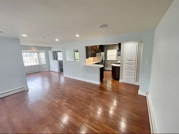 3rd image of 267 S Lincoln Ave