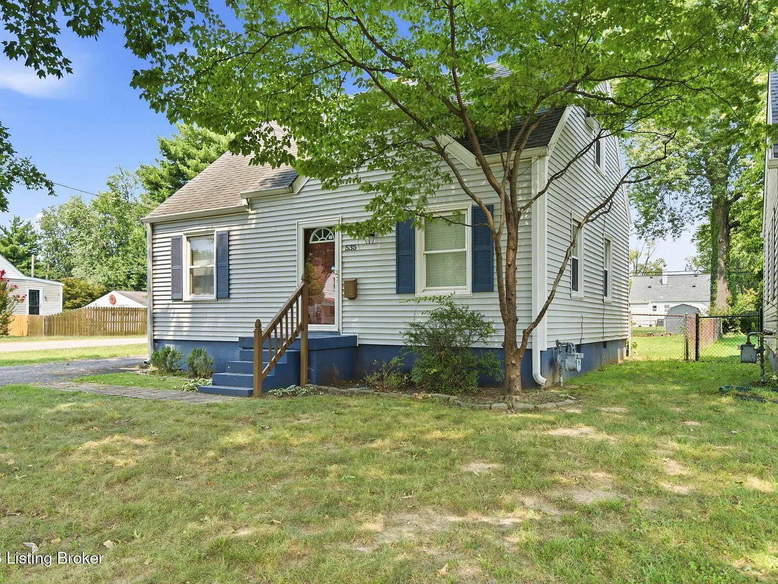 3 bed, 1.5 bath, 1215 sqft, $1,850 — Photo 3
