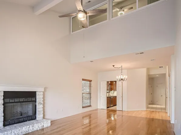 5512 Oakwood Cv APT 142, Austin, TX 78731