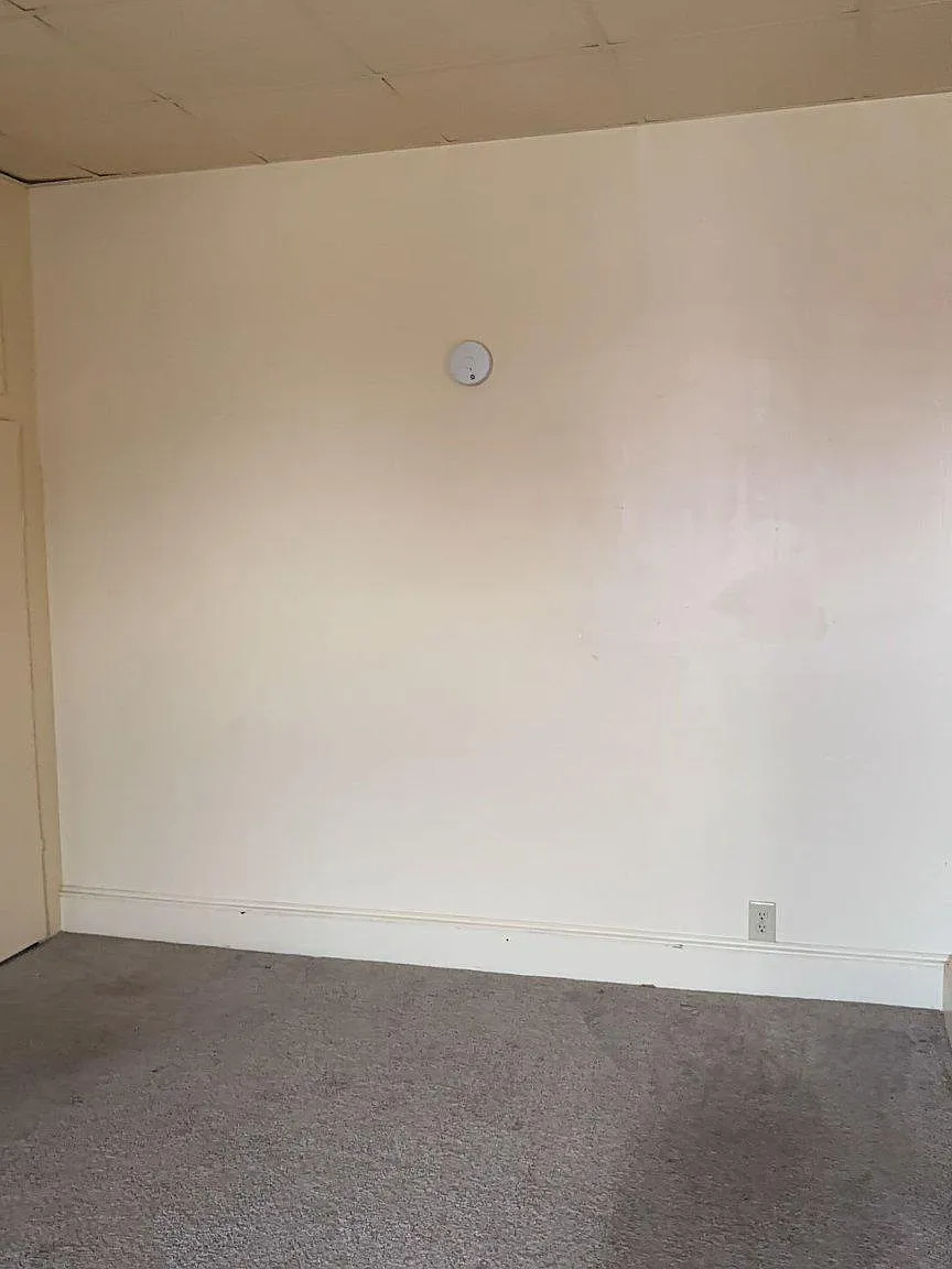 1 bed, 1.0 bath, 1968 sqft, $1,350 — Photo 3