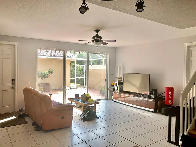 7733 Bergamo Ave — Photo 15