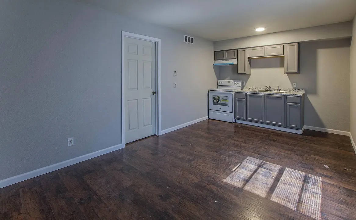 1 bed, 1.0 bath, $775 — Photo 3