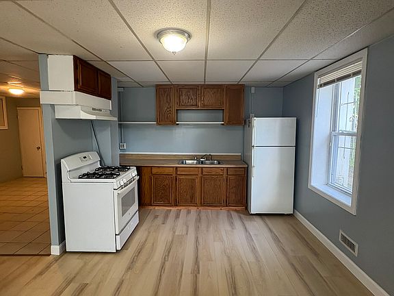 2nd image of 24 Whipple St Floor 1