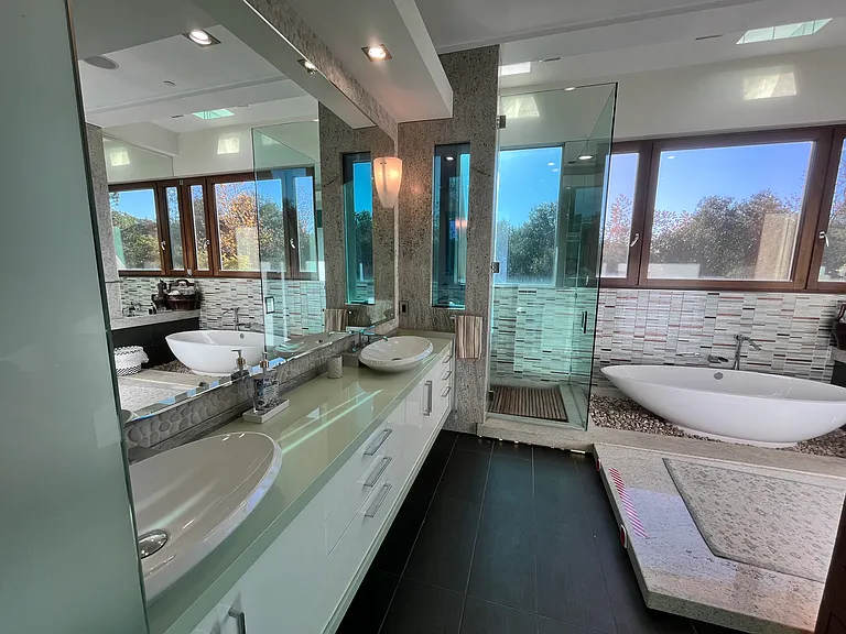 bathroom for bedroom #3 , Shower, tub and view