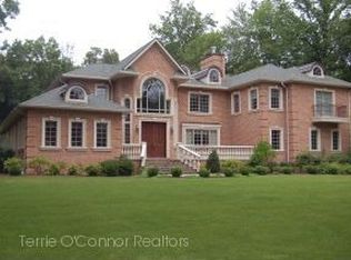 43 Dimmig Rd, Upper Saddle River, NJ 07458