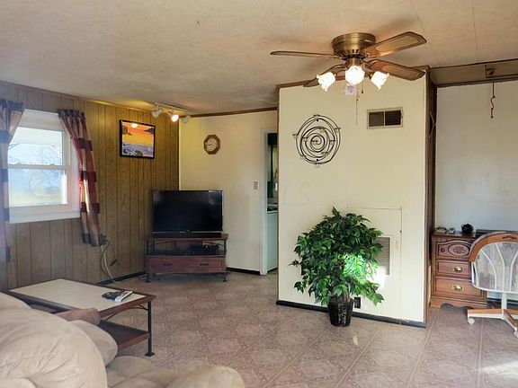 5th image of 107 Putnam Ave