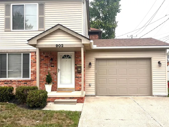 902 Beaconsfield Ave, Grosse Pointe Park, MI 48230