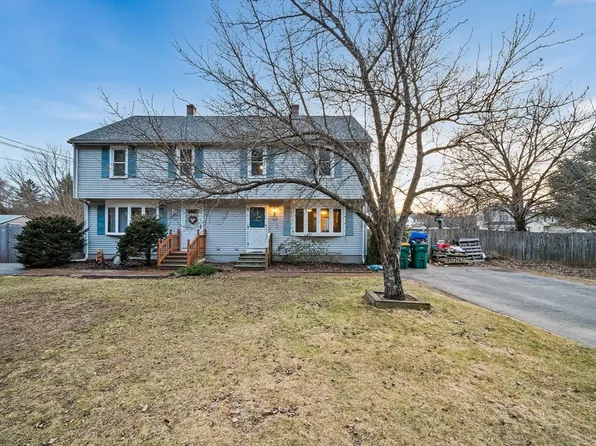 224 W River Rd, Uxbridge, MA 01569