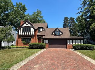 1273 Croyden Rd, Lyndhurst, OH 44124