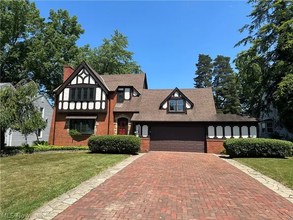 1273 Croyden Rd, Lyndhurst, OH 44124