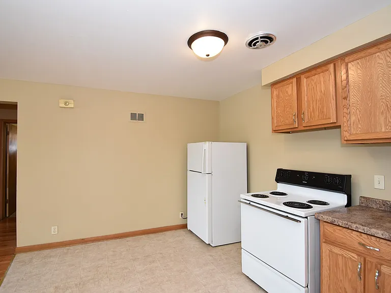 7722 W Congress St #7 — Photo 4