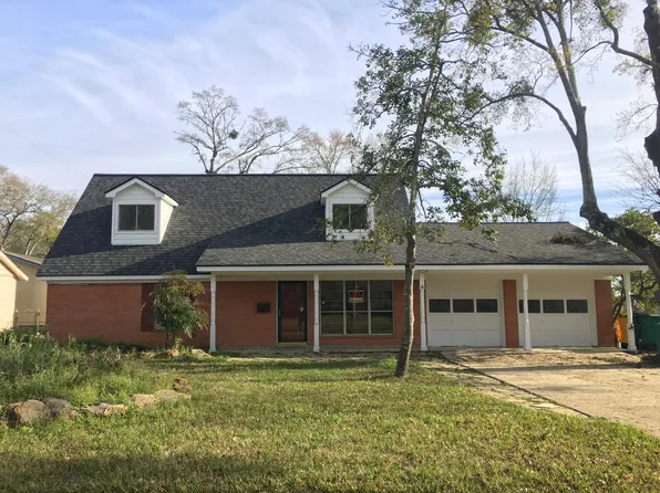 6 Little John Ln, Conroe, TX 77301