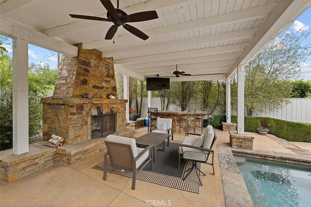 5 bed, 2886 sqft, $8,950 — Photo 4