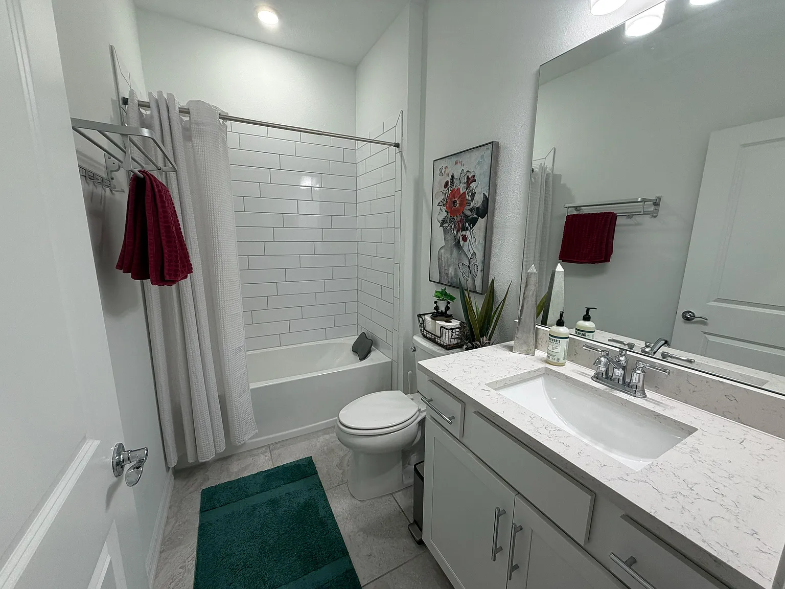 1 bed, 1.0 bath, 1699 sqft, $1,139 — Photo 3