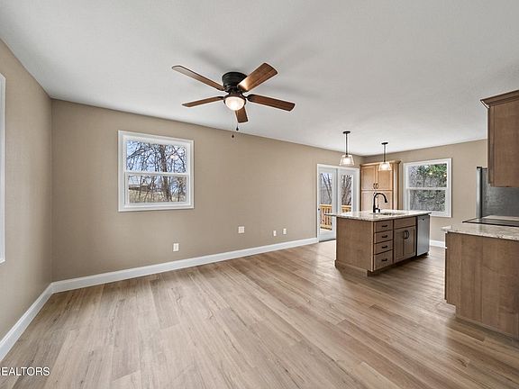 4th image of 1080 Old Cavalry Rd