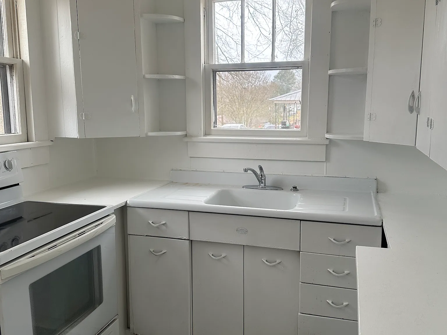 703 Jacobs Ave — Photo 4