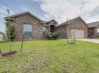 11236 SW 36th St, Yukon, OK 73099