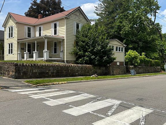 2nd image of 1102 Virginia Ave NE