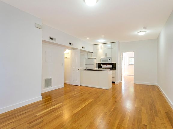 2nd image of 157 Sussex St #1