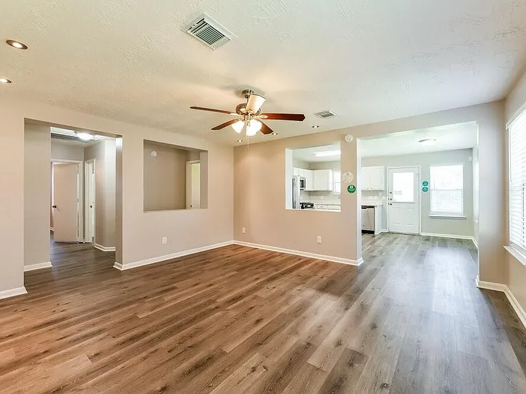 10247 Country Squire Blvd #1 — Photo 3