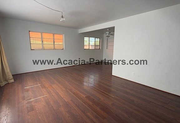 2nd image of 3137 E Linden St