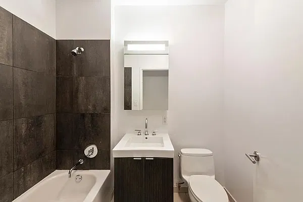 Rented by Domus Realty | media 23